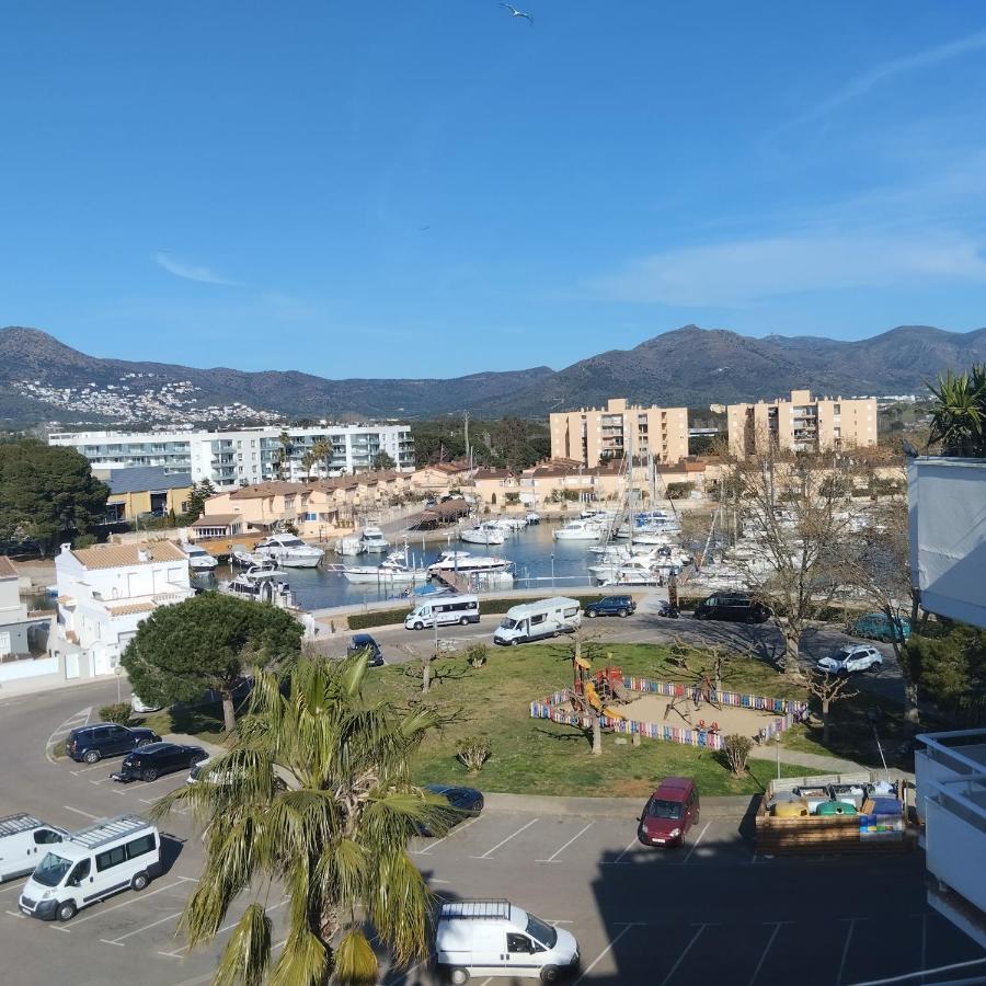 Atico Of 3 Rooms, Total 130M² Just For You With A 60 M² Terrace, Swimming Pool, Mountain And Marina View. 罗萨斯 外观 照片