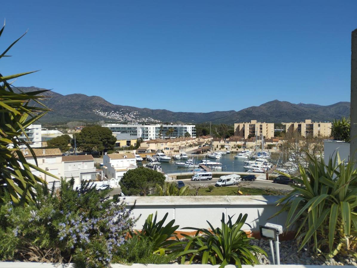 Atico Of 3 Rooms, Total 130M² Just For You With A 60 M² Terrace, Swimming Pool, Mountain And Marina View. 罗萨斯 外观 照片